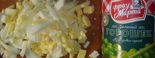 нежный салат с копченой грудкой. Шаг 3