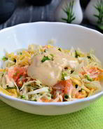 Острый салат из капусты с семгой и сыром