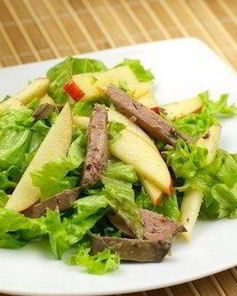 Простой салат с куриной печенью