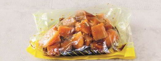 рисовый азиатский салат с теплым лососем. Шаг 2