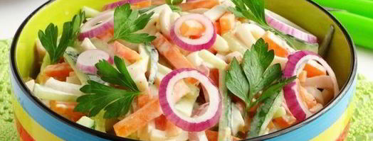 салат из кальмаров с морковью и огурцом. Шаг 17