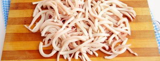 салат из кальмаров с морковью и огурцом. Шаг 7