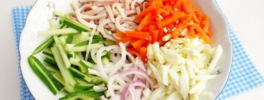 салат из кальмаров с морковью и огурцом. Шаг 11