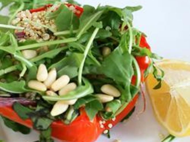 Рецепт салата из киноа с печеными овощами