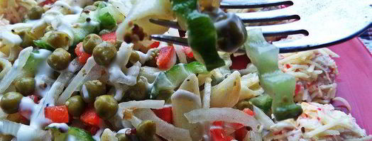 салат из овощей с пастой и сырными шариками. Шаг 13