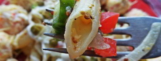 салат из овощей с пастой и сырными шариками. Шаг 15