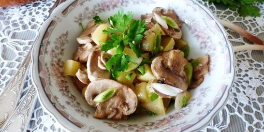 Салат из шампиньонов и кабачков