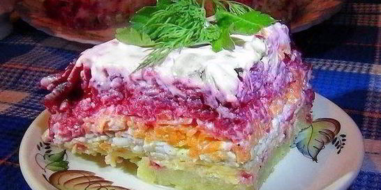 Салат из свеклы, сыра и моркови