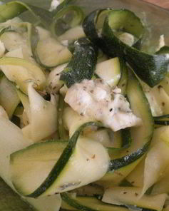 Салат из цукини с козьим сыром