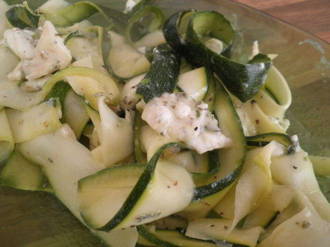 Рецепт салата из цукини с козьим сыром