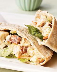 Салат Курица сыр ананас и орехи миндаль