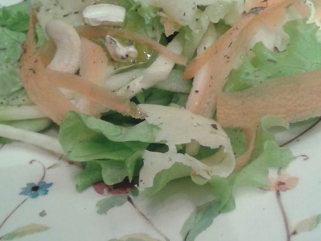 Рецепт салата легкого из свежего огурца и цукини