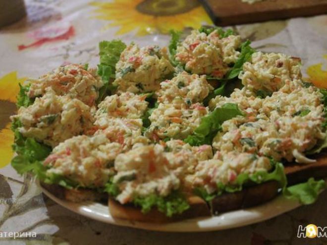 Рецепт салата на гренках остатки сладки