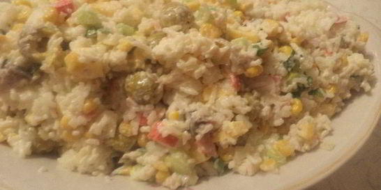 Салат Необычный с копченой рыбкой