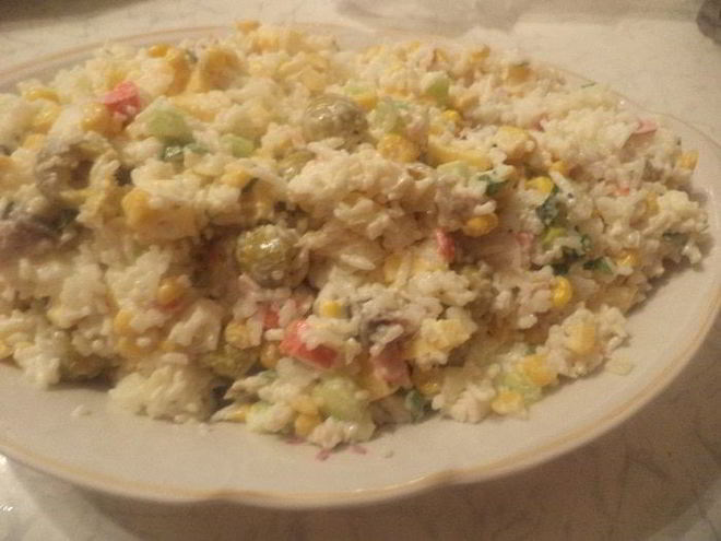 Рецепт салата необычного с копченой рыбкой