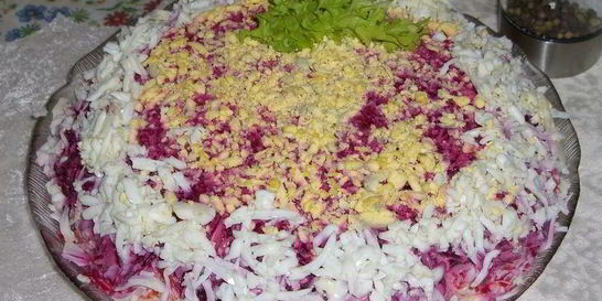 Селедка под шубой с жареным луком