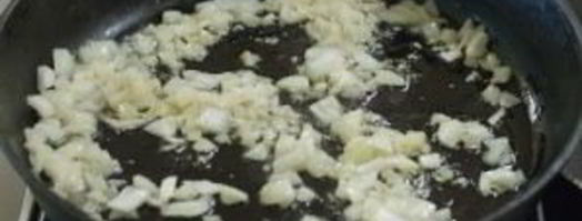 селедка под шубой с жареным луком. Шаг 2