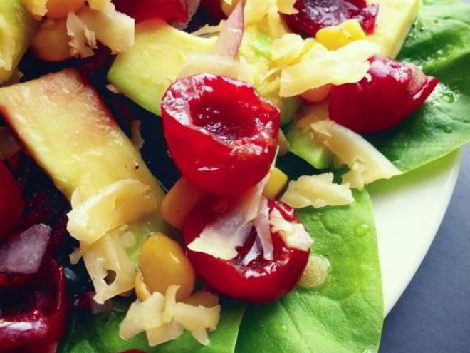 Рецепт салата с черешней, авокадо и свеклой по-корейски