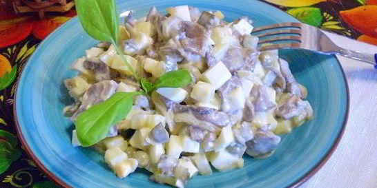 Салат с грибами и огурцами