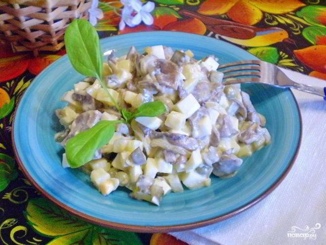 Рецепт салата с грибами и огурцами