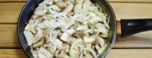 салат с грибами и огурцами. Шаг 2