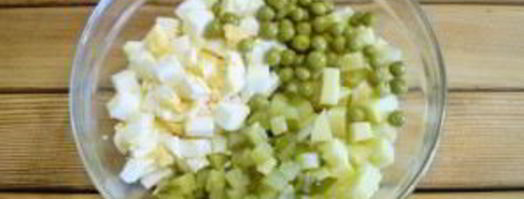 салат с грибами и огурцами. Шаг 6