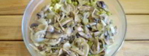 салат с грибами и огурцами. Шаг 7