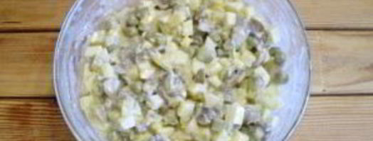 салат с грибами и огурцами. Шаг 9