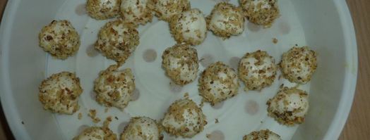 салат с хурмой, моцареллой и гранатом. Шаг 2