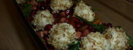 салат с хурмой, моцареллой и гранатом. Шаг 5