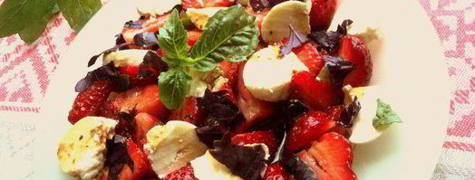 салат с клубникой и адыгейским сыром. Шаг 4