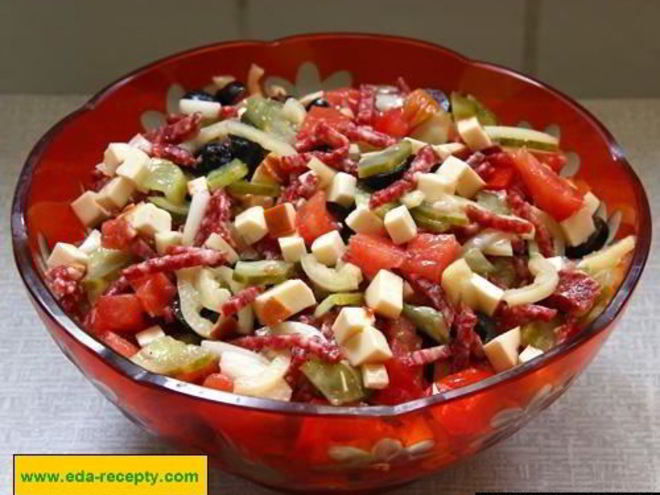 Рецепт салата с копченой колбасой огурцом и сыром