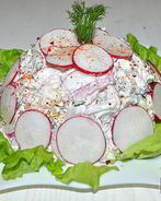 Салат с курицей и редисом
