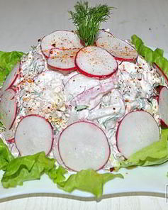 Салат с курицей и редисом