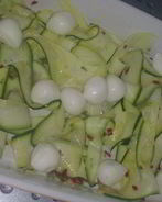 Салат с лентами из цукини