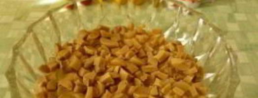 салат с маринованными шампиньонами. Шаг 3