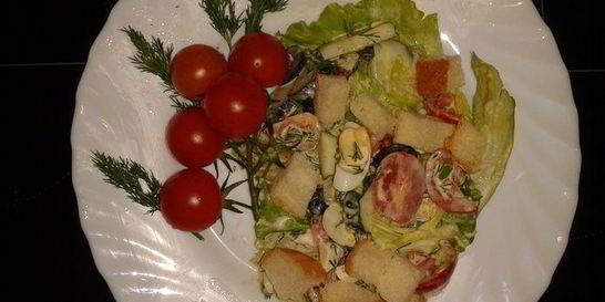 Салат с оливками