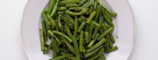 салат с овощами и морским коктейлем. Шаг 4