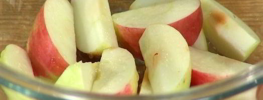 салат с яблоками, свеклой и копченой скумбрией. Шаг 6