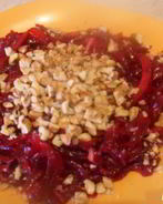 Салат со свеклой и грецким орехом