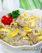 Салат со свининой и фунчозой