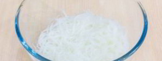 салат со свининой и фунчозой. Шаг 11