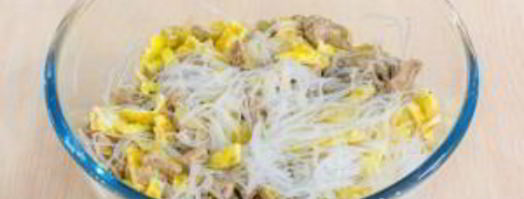 салат со свининой и фунчозой. Шаг 12