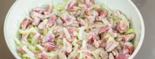 салат со свининой и фунчозой. Шаг 4