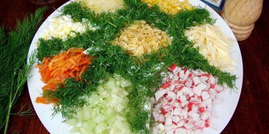 Салат Цветик Семицветик с корейской морковкой