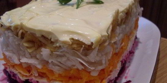 Слоеный салат Витаминный тортик