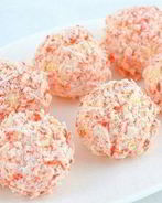 Сырно-крабовый салат шариками Рафаэлло