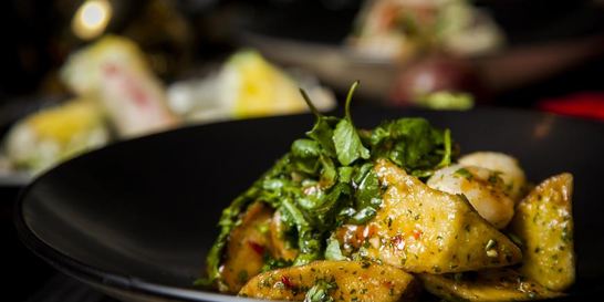 Теплый салат из баклажанов