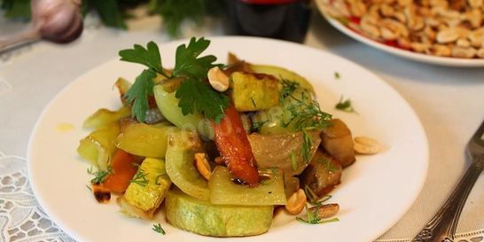 Теплый салат с перцем