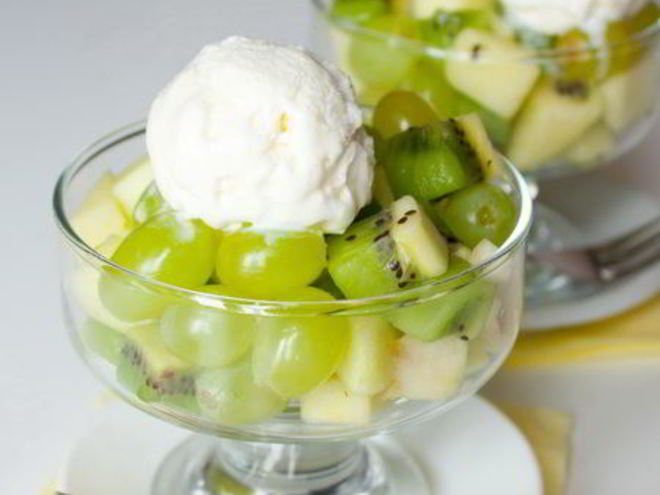 Рецепт зеленого фруктового салата с мороженым